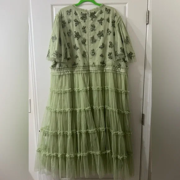 Ivy City Co Anastasia Dress in Sage - Picture 3 of 8